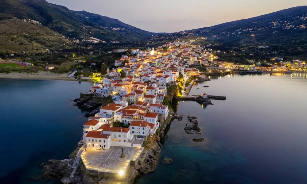 Ποιο ελληνικό νησί εξυμνεί η βρετανική εφημερίδα Express ως το ιδανικό για τους Βρετανούς